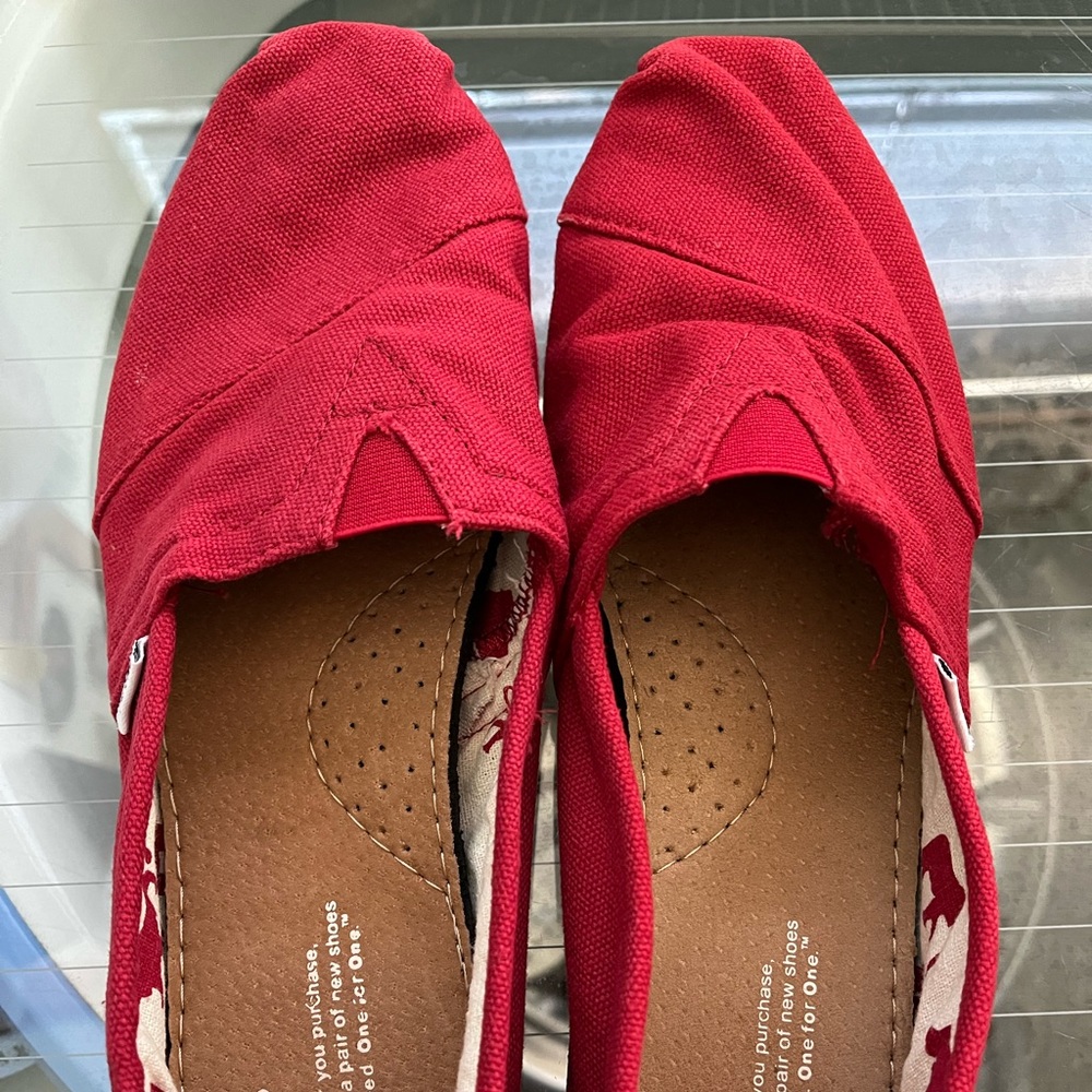 Toms Canvas Shoes